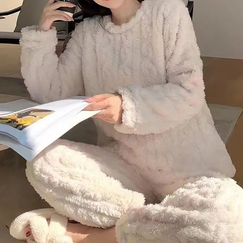 Molly™ | Din Ultimata Pyjamas för Höst- och Vinterkvällar!